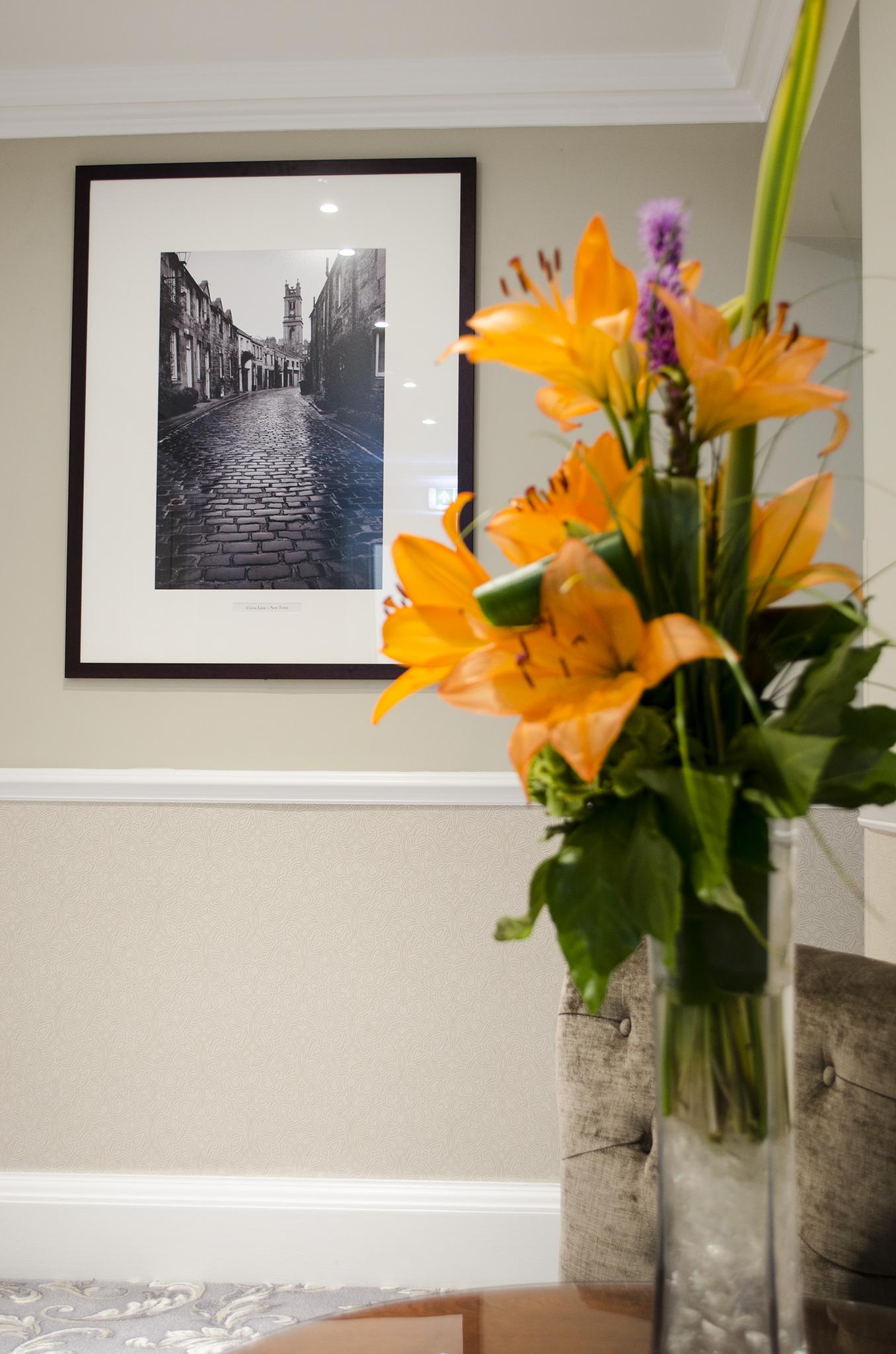 ホテル ザ ボーナム エディンバラ エクステリア 写真 A photograph of a flower arrangement